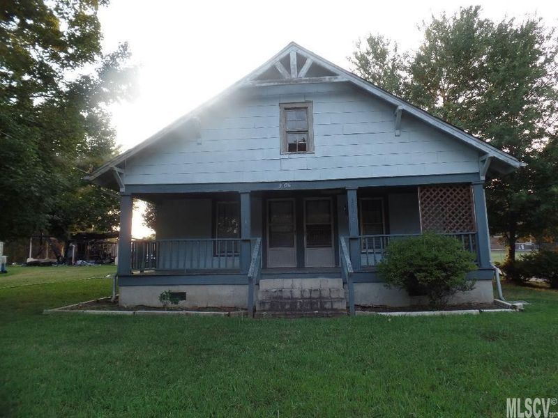 306 26th St SW, Hickory, NC 28602