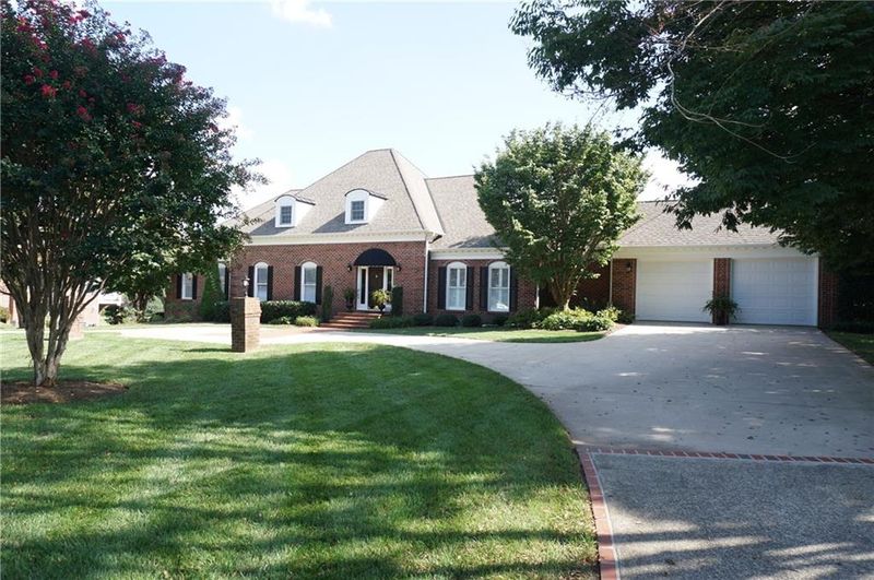 3900 Golf Dr NE, Conover, NC 28613