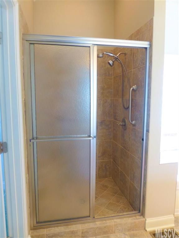 3105 18th St NE, Hickory, NC 28601