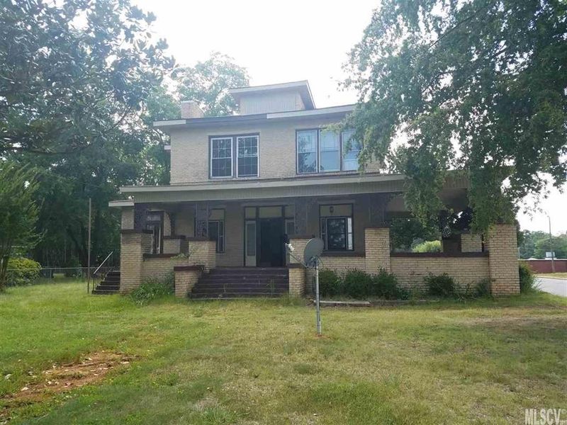 832 N Main Ave, Newton, NC 28658
