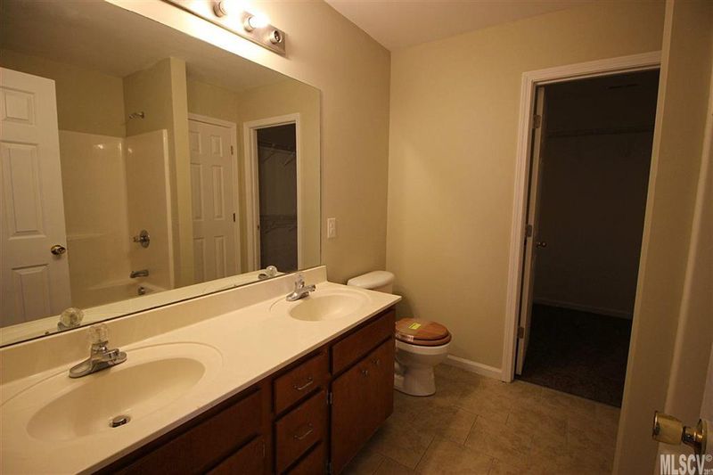 932 Berlin St NW, Conover, NC 28613