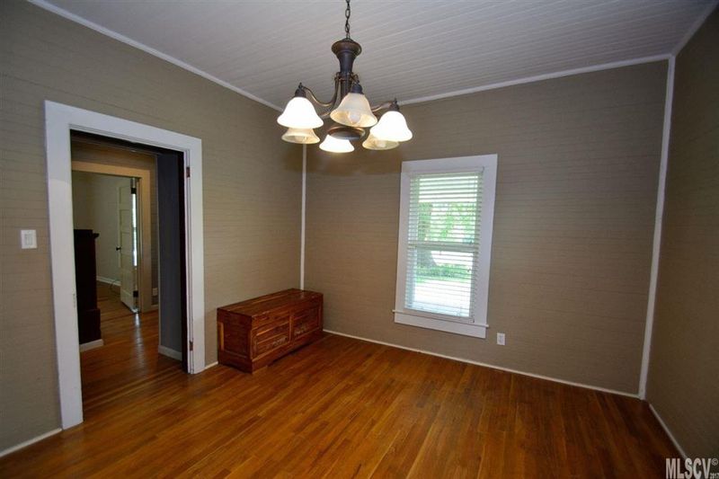 1733 Travis Rd, Conover, NC 28613