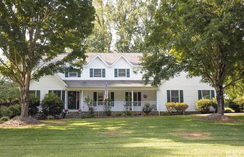 3193 Stonesthrow Dr, Newton, NC 28658