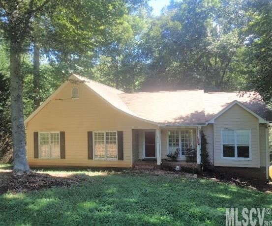 2114 Westover Rd, Hickory, NC 28602