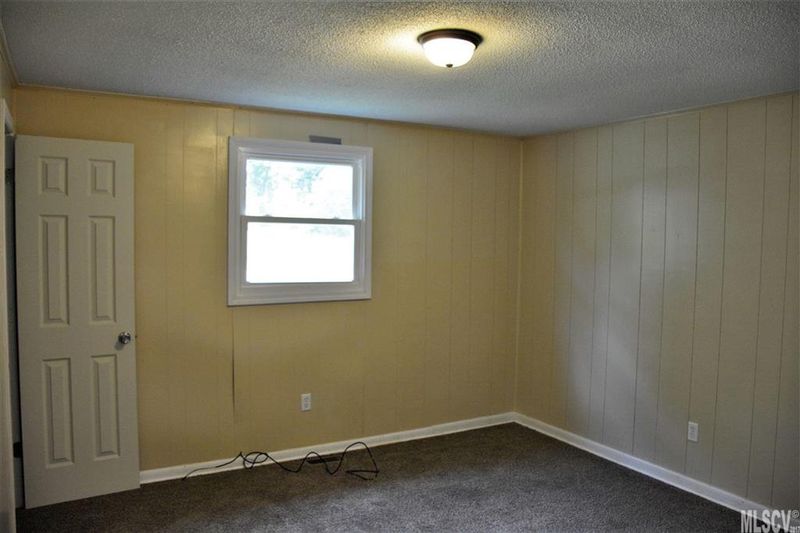 161 8th Ave SW, Conover, NC 28613