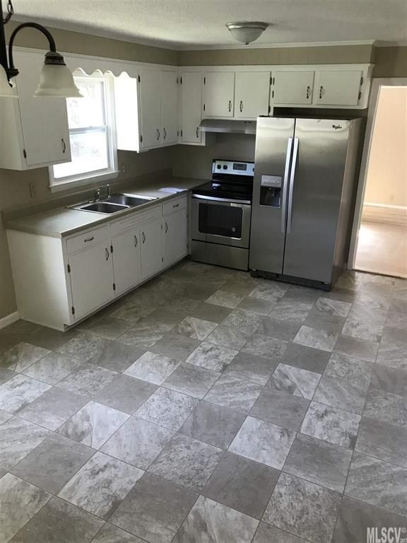 1690 Hedrick St, Newton, NC 28658
