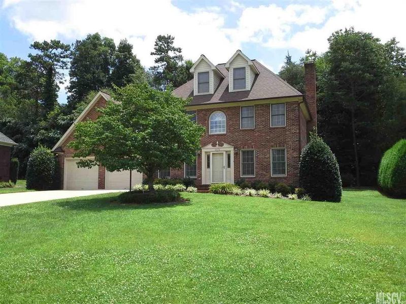 404 5th Ave NE, Conover, NC 28613