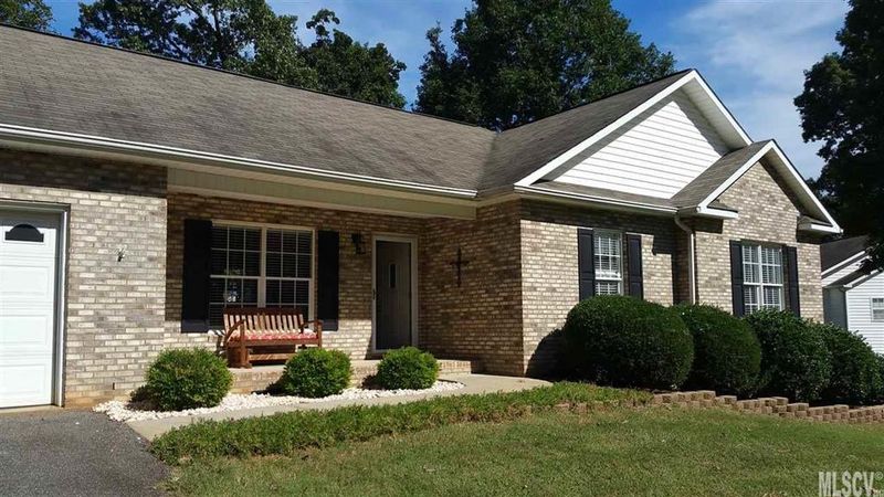 1962 Summerfield Cir, Conover, NC 28613