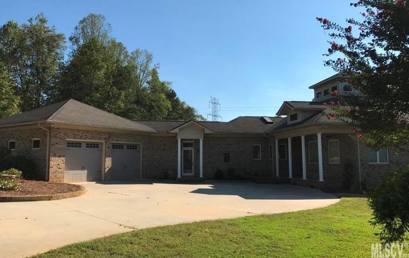 111 Rapids Rn, Iron Station, NC 28080