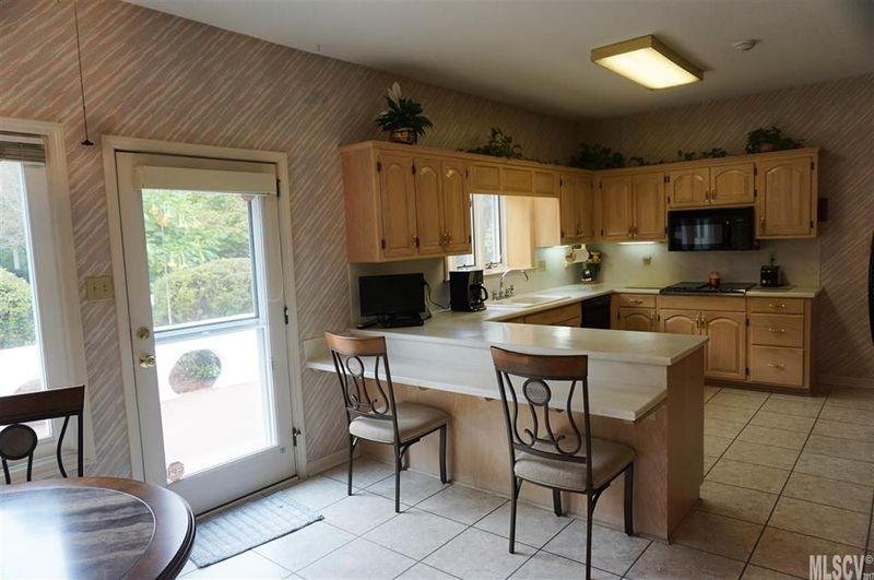 512 6th Ave NE, Conover, NC 28613
