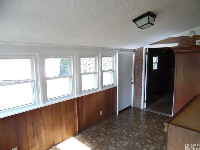 212 Lineberger Rd, Conover, NC 28613