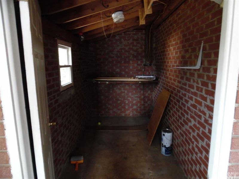 212 Lineberger Rd, Conover, NC 28613