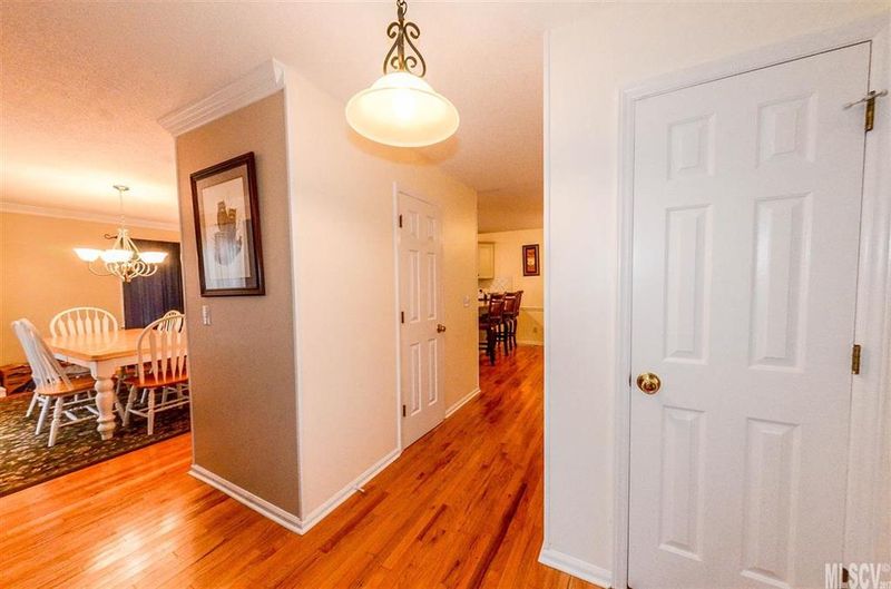 3916 Shakespear Dr, Hickory, NC 28601