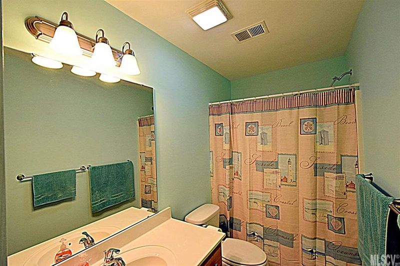 4435 Briarcreek Rd, Maiden, NC 28650