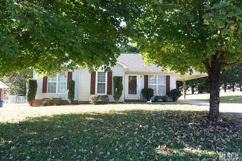 1108 Hefner Dr, Conover, NC 28613