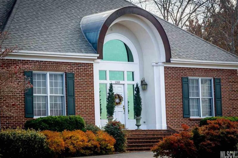 1310 10th Street Cir NW, Hickory, NC 28601