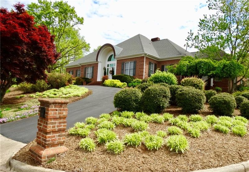 1310 10th Street Cir NW, Hickory, NC 28601