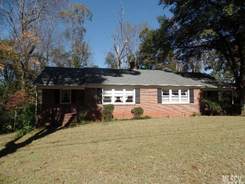 618 W 9th St, Newton, NC 28658