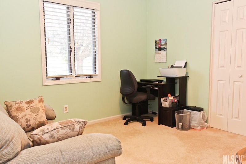 2075 19th Avenue Cir NE, Hickory, NC 28601