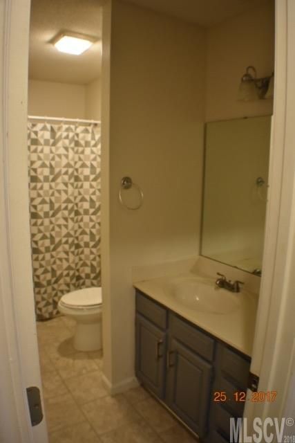 1472 Givens St, Hickory, NC 28602