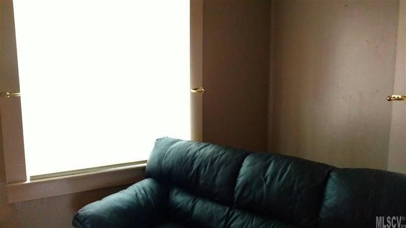 315 10th St NW, Conover, NC 28613