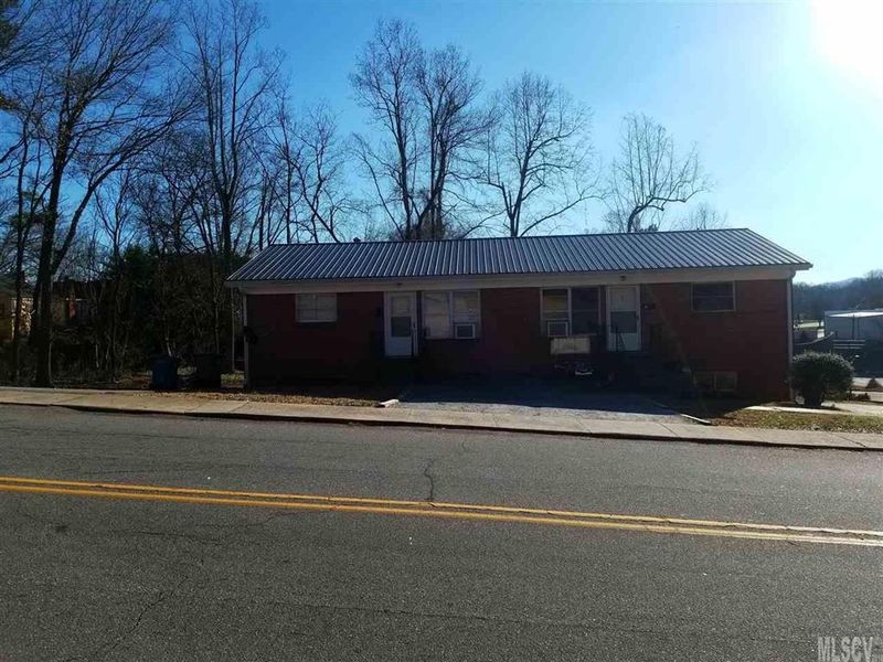 835 7th Ave SW, Hickory, NC 28601