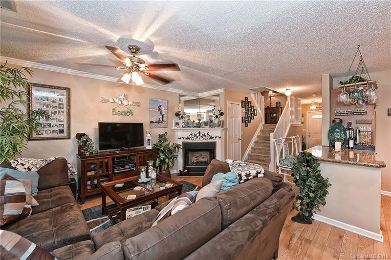 9344 Timothy Ct, Charlotte, NC 28277