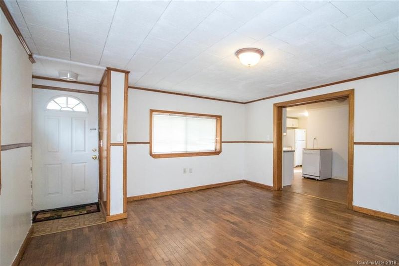 209 21st St, Newton, NC 28658