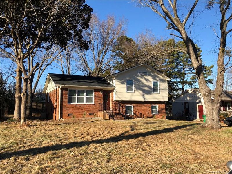 341 Fairgreen Dr, Charlotte, NC 28217