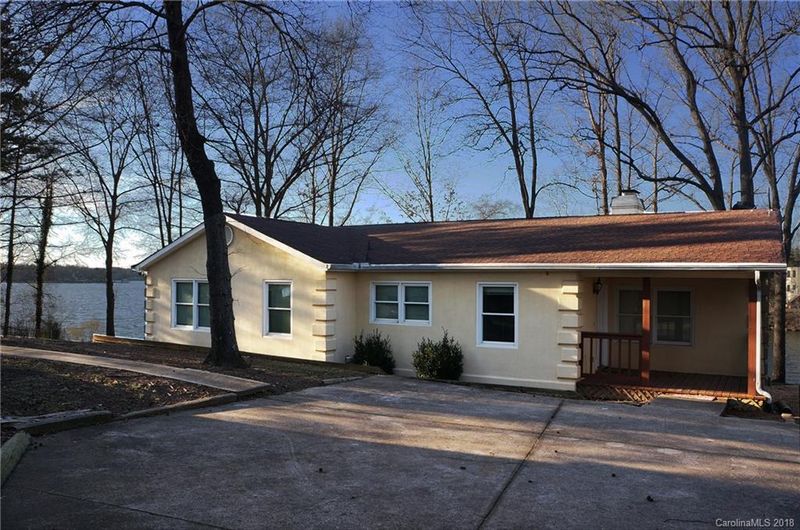 18326 Hideaway Rd, Charlotte, NC 28278