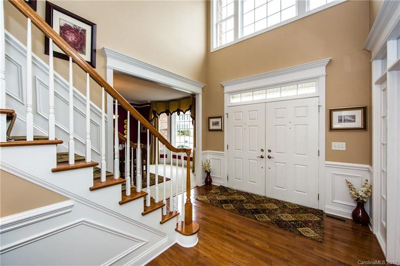 1021 Woodkirk Ln, Matthews, NC 28104