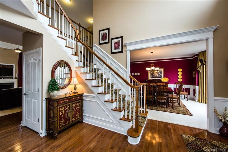 1021 Woodkirk Ln, Matthews, NC 28104
