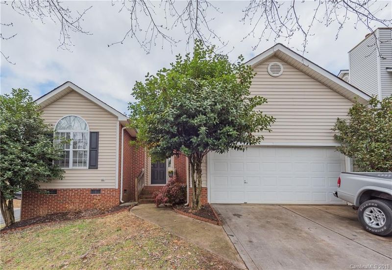 5301 Hackett Ln, Charlotte, NC 28269
