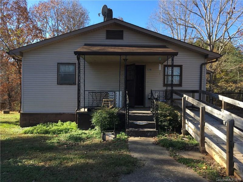2210 3rd Street Pl, Hickory, NC 28602