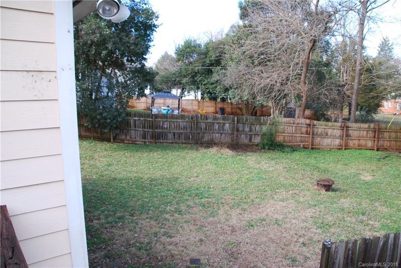 1033 Woodside Ave, Charlotte, NC 28205