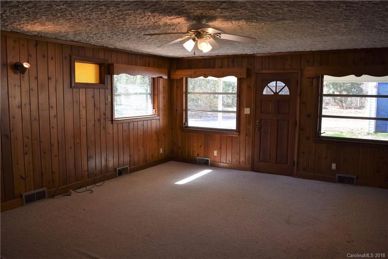 1901 Woodberry Rd, Charlotte, NC 28212