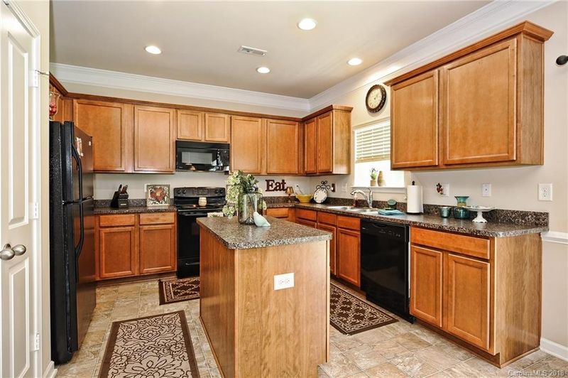 8018 Hereford St, Charlotte, NC 28213
