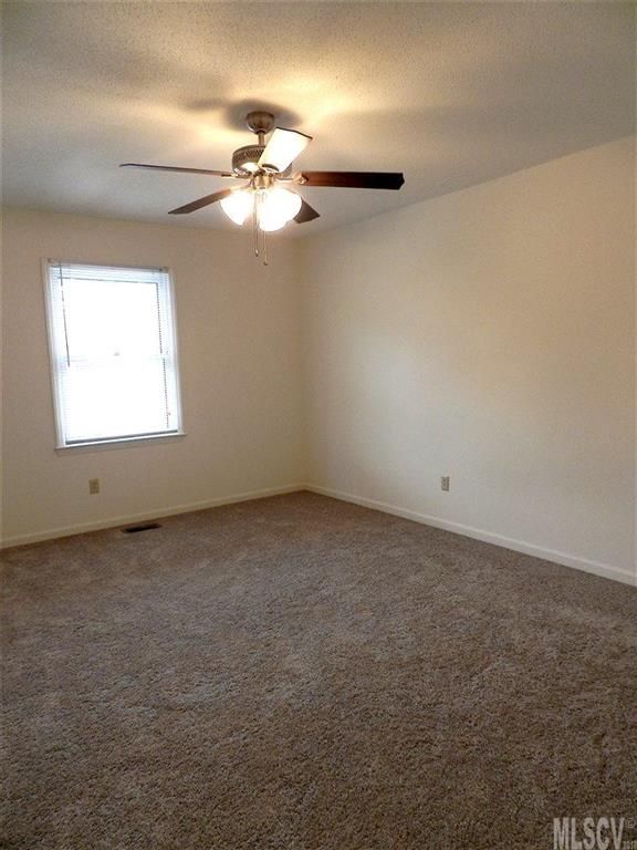 1330 5th St NE #43, Hickory, NC 28601