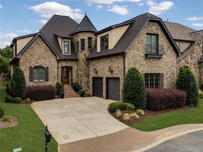 7140 Old Providence Rd, Charlotte, NC 28226