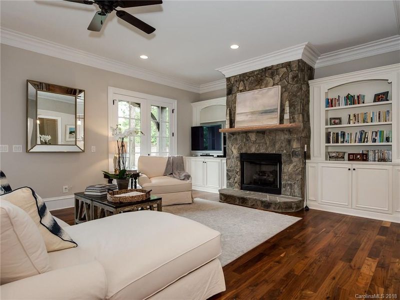 7140 Old Providence Rd, Charlotte, NC 28226