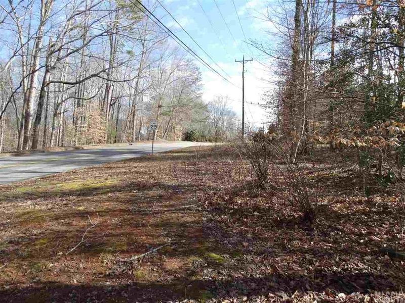 645 21st Ave NW, Hickory, NC 28601