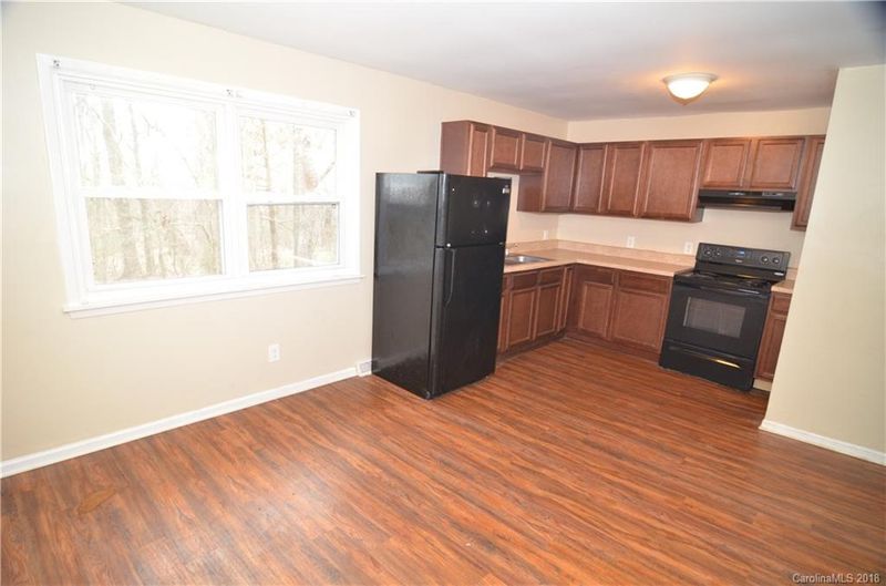 2409 Longleaf Dr, Charlotte, NC 28210