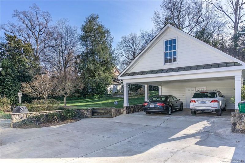 1911 Pinewood Cir, Charlotte, NC 28211