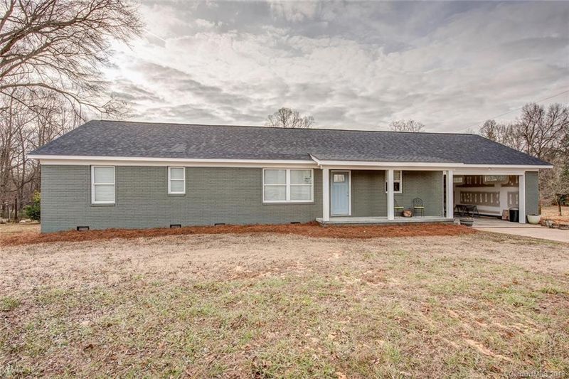 707 Armstrong Dr, Belmont, NC 28012