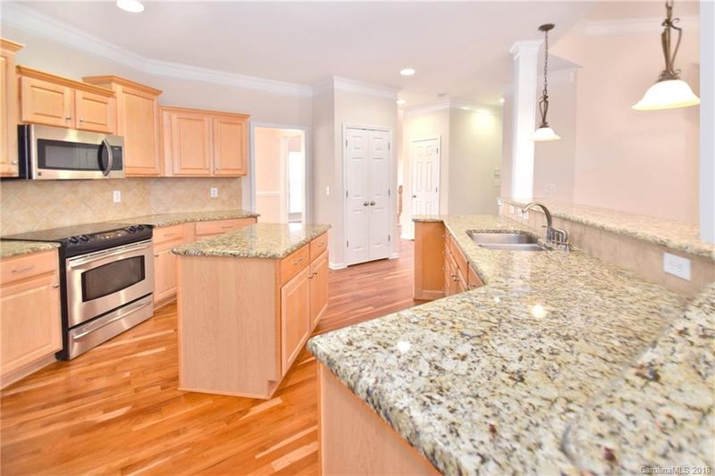 517 Montgrove Pl, Concord, NC 28027