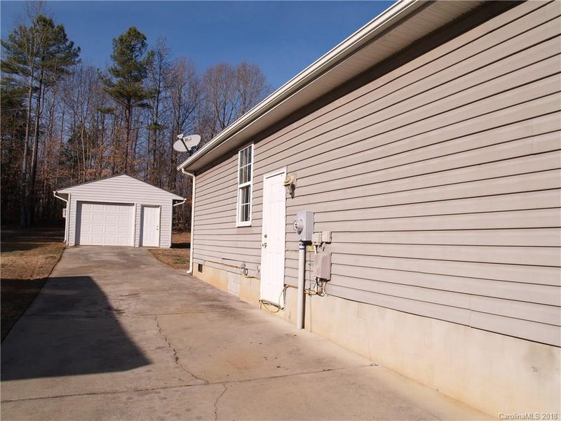 195 Brook Creek Dr, Troutman, NC 28166