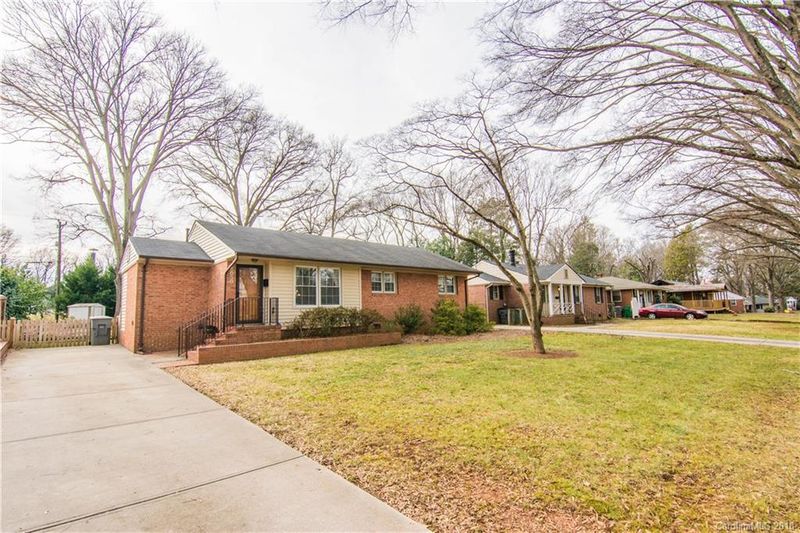 5030 Baylor Dr, Charlotte, NC 28210