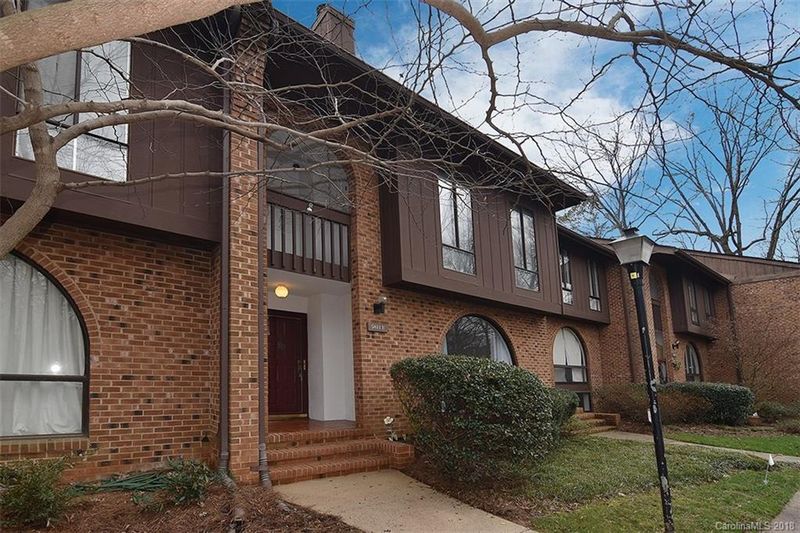 5811 Sharon Rd #E, Charlotte, NC 28210