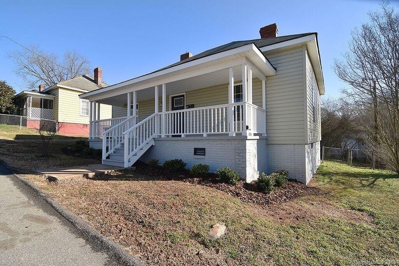 60 4th St, Cramerton, NC 28032