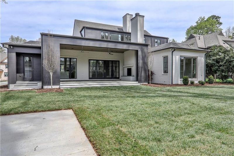 140 Canterbury Rd N, Charlotte, NC 28211